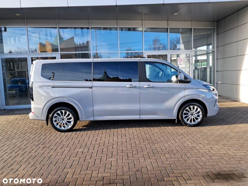 Ford Tourneo Custom - 9
