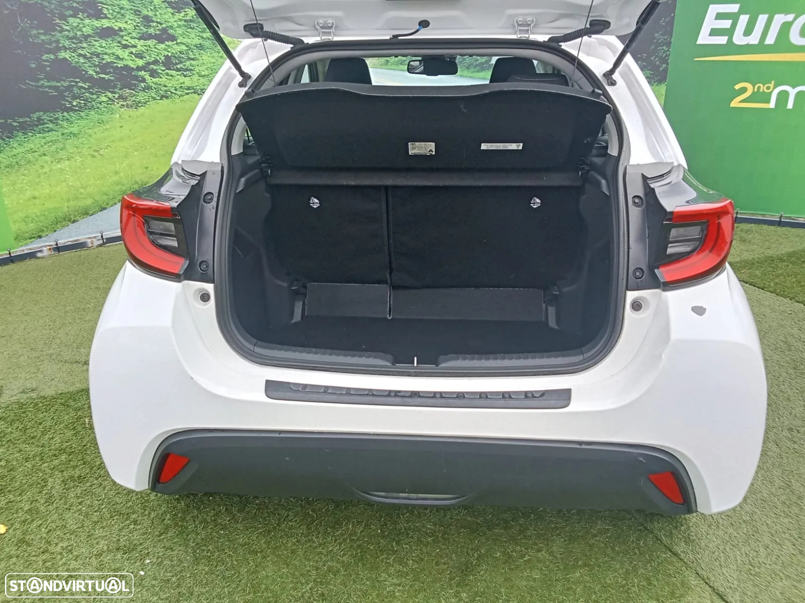 Toyota Yaris 1.5 HDF Comfort - 9