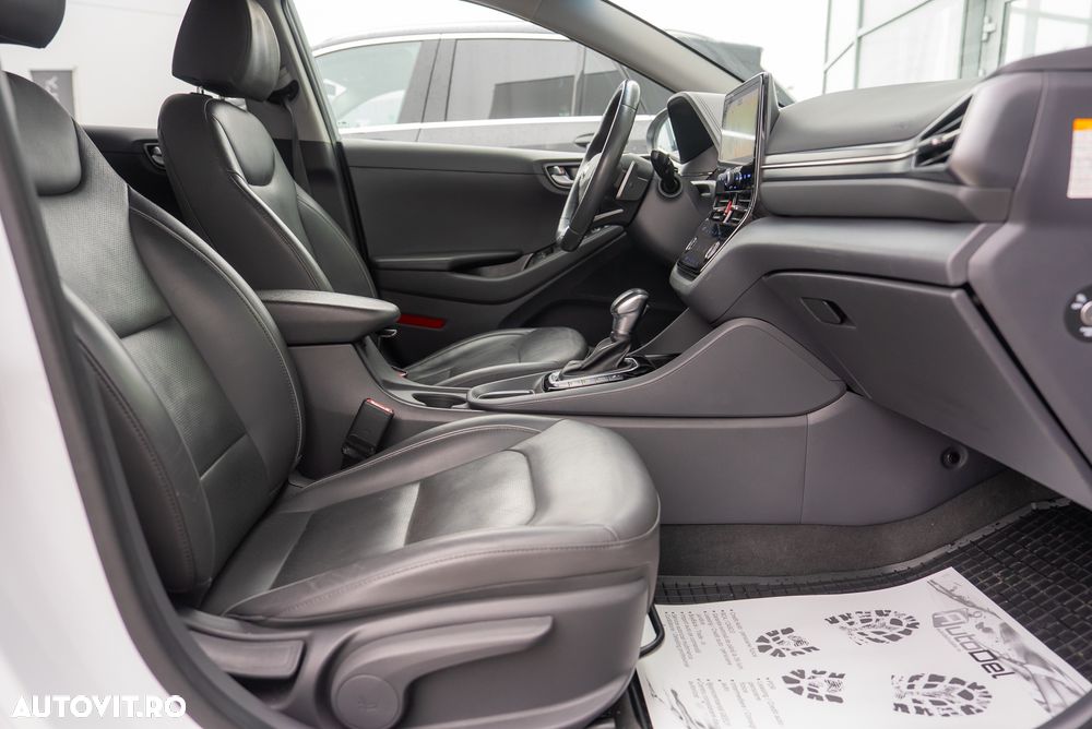 Hyundai IONIQ - 13