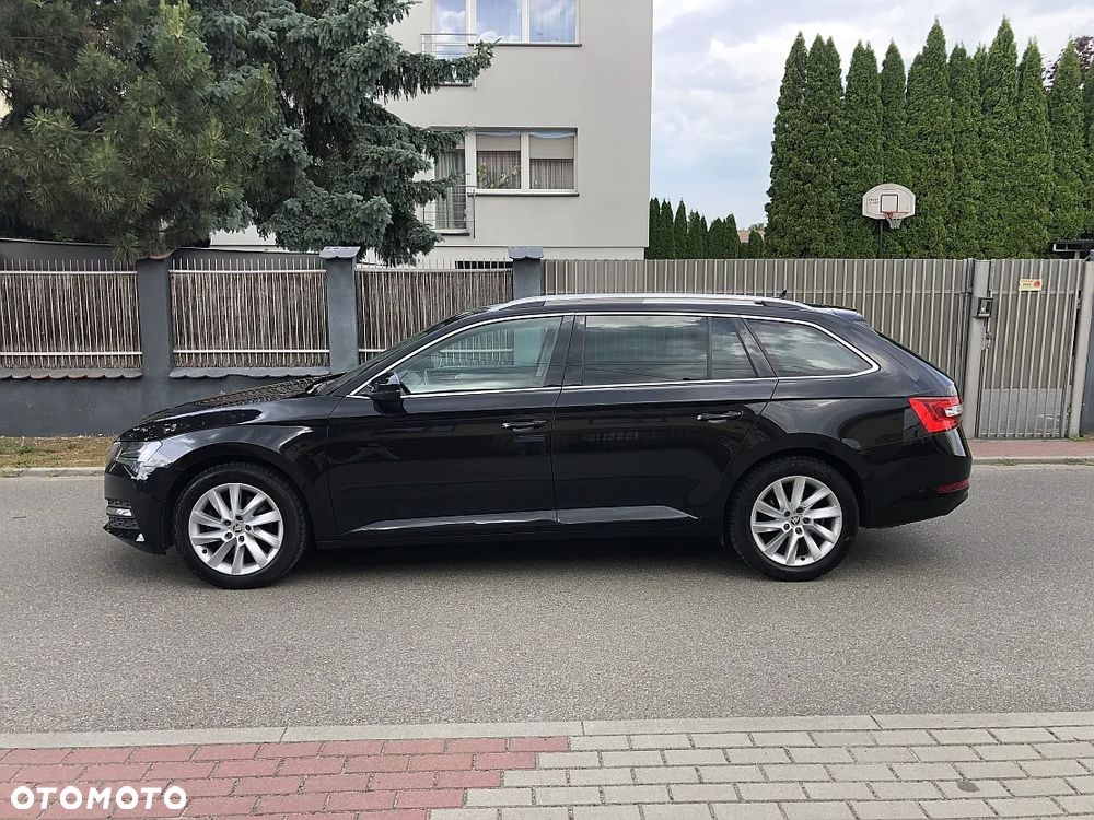 Skoda Superb 2.0 TDI SCR Style DSG - 8