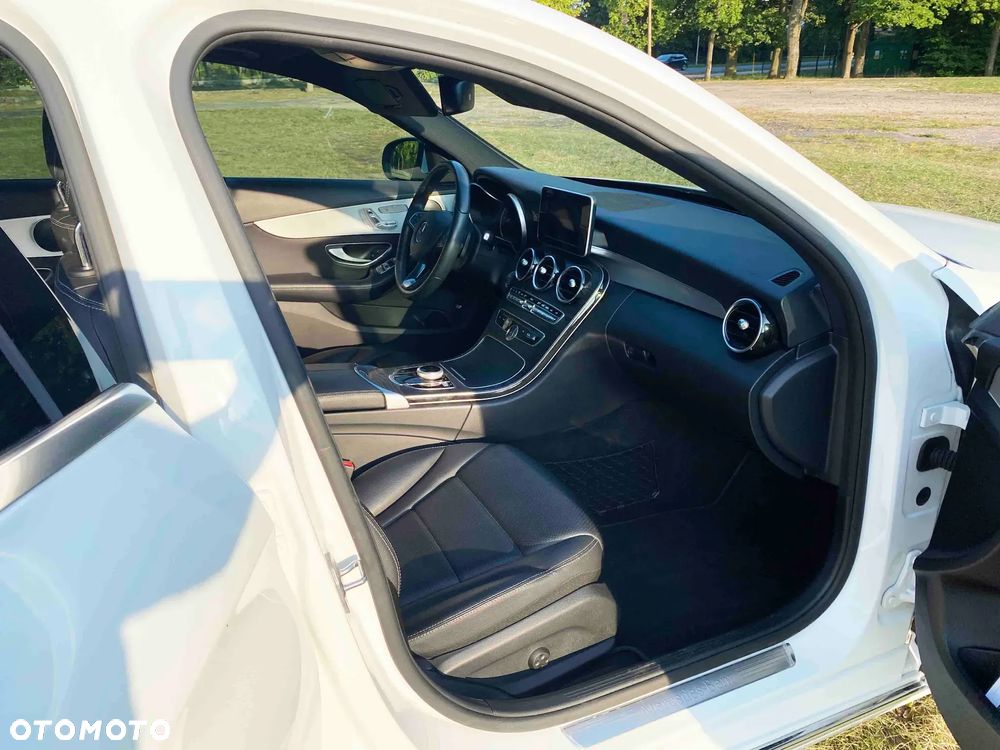 Mercedes-Benz Klasa C 300 9G-TRONIC Exclusive - 23