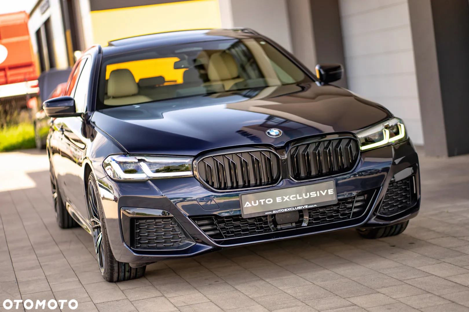 BMW Seria 5 530d xDrive Touring M Sport Edition - 16