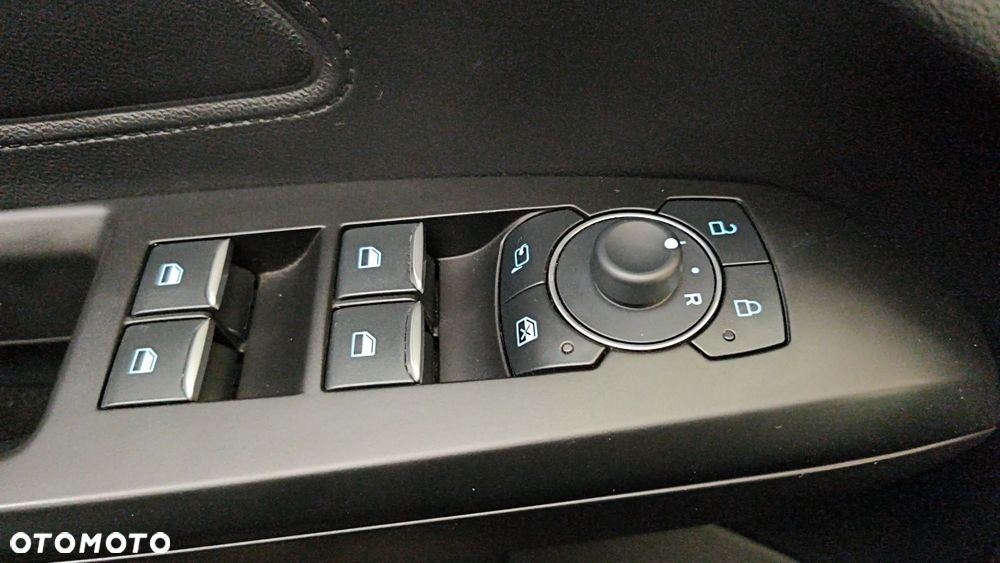 Ford Focus 1.0 EcoBoost Titanium X - 28