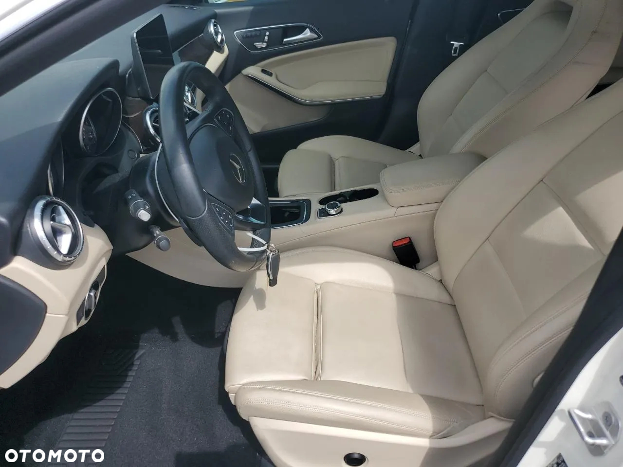 Mercedes-Benz CLA - 8