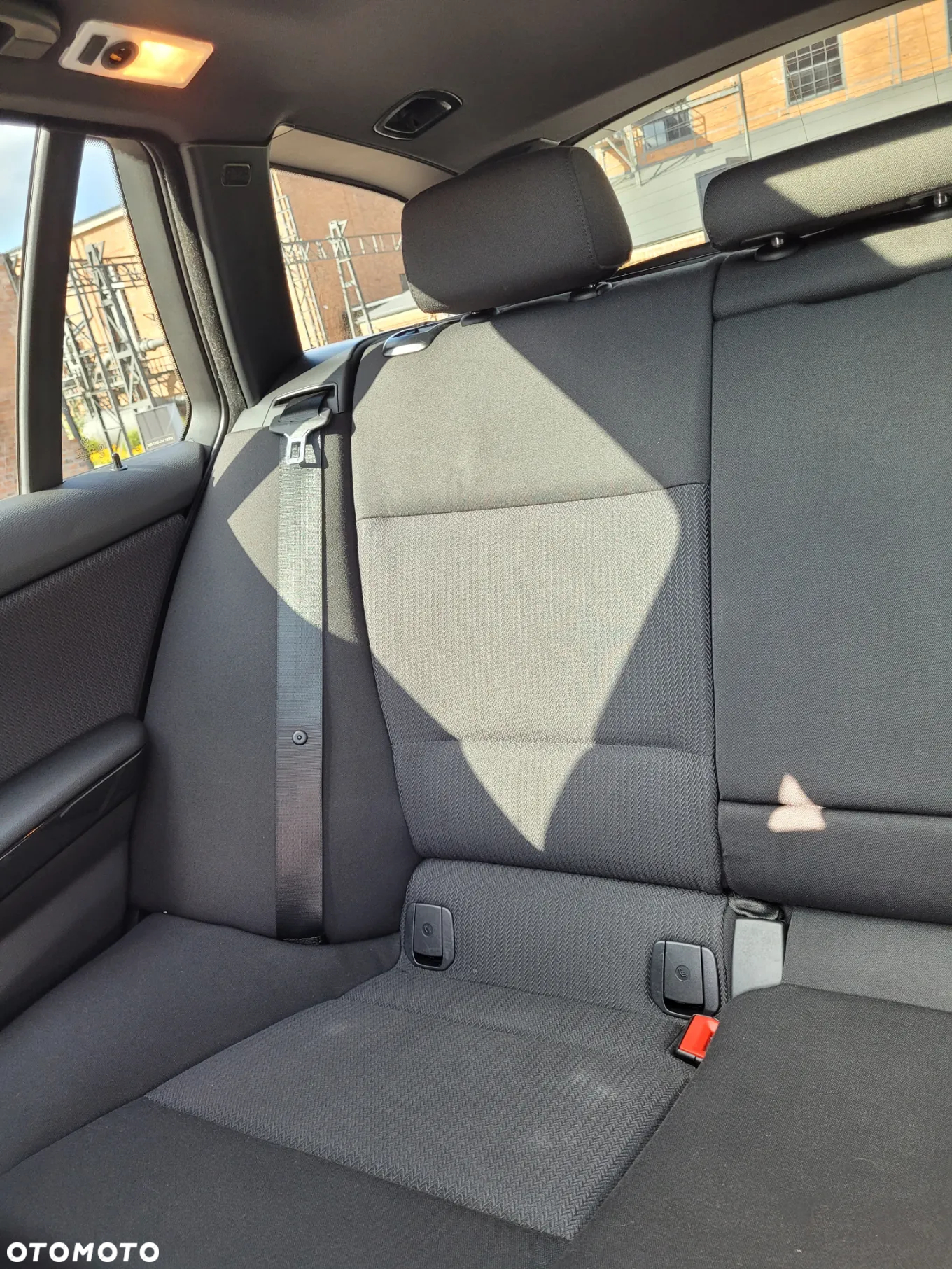 BMW Seria 3 318d Touring - 13