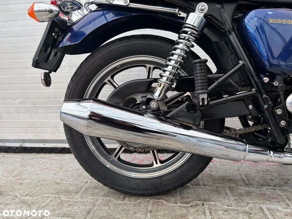 Triumph Bonneville - 23