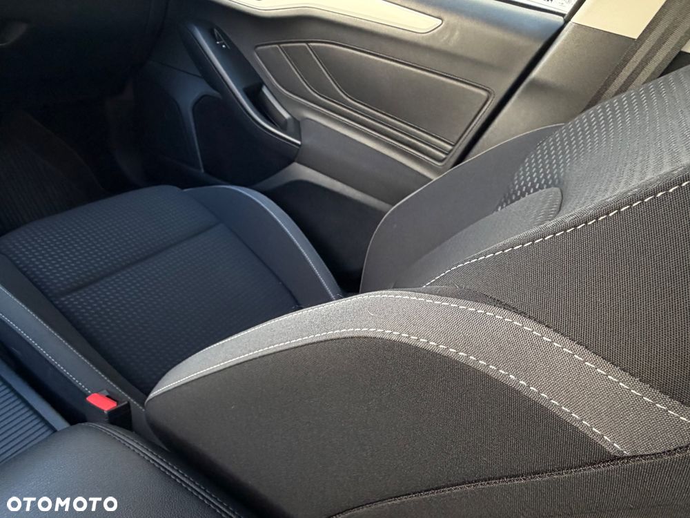 Ford Focus 1.0 EcoBoost Start-Stopp-System COOL&CONNECT DESIGN - 35