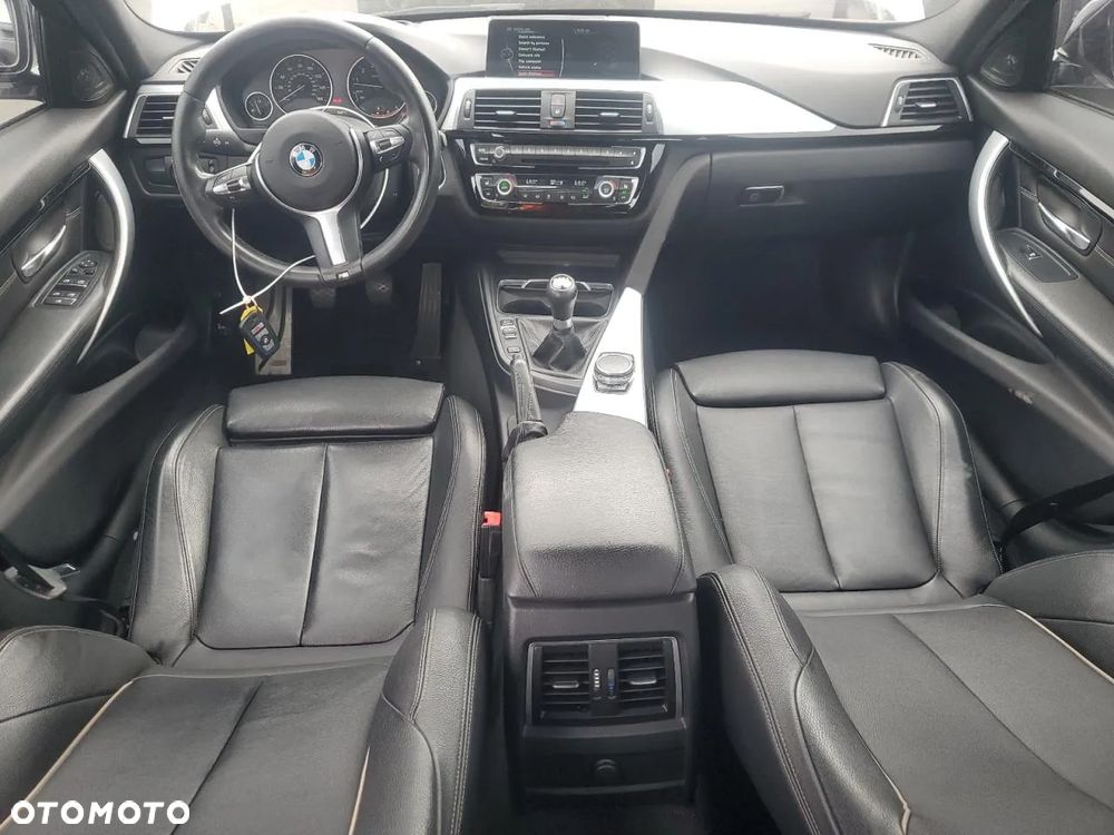 BMW Seria 3 340i M Sport - 8
