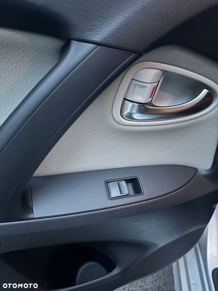 Toyota Avensis Touring Sports 1.8 Multidrive S Comfort - 25