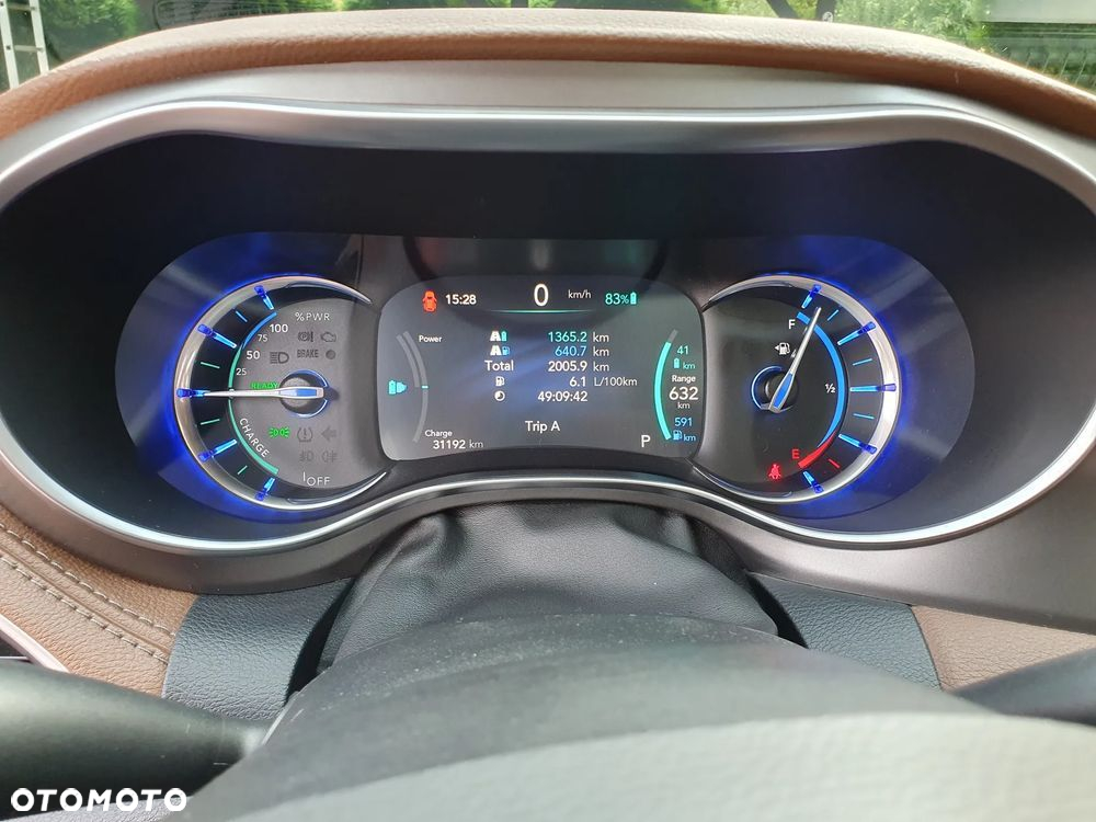 Chrysler Pacifica - 30