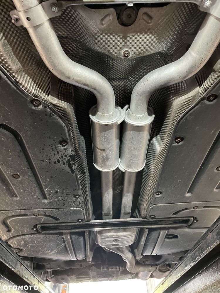 BMW Seria 7 745i - 22