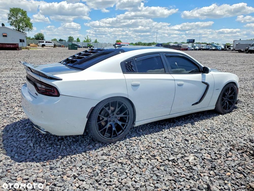 Dodge Charger 5.7 R/T - 4
