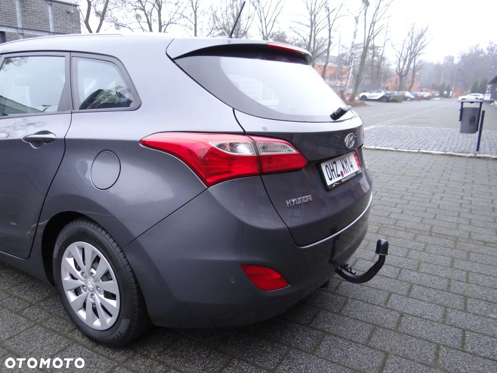 Hyundai i30 blue Kombi 1.6 CRDi Classic Navigation - 16