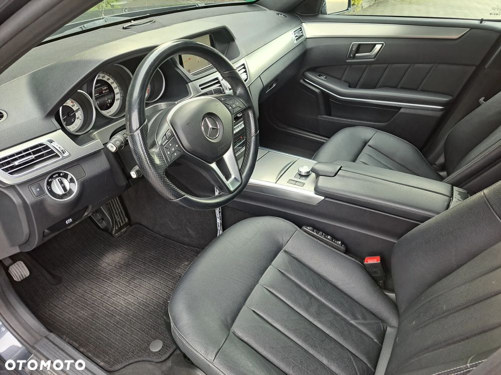 Mercedes-Benz Klasa E 350 CDI DPF BlueEFFICIENCY 7G-TRONIC Avantgarde - 32