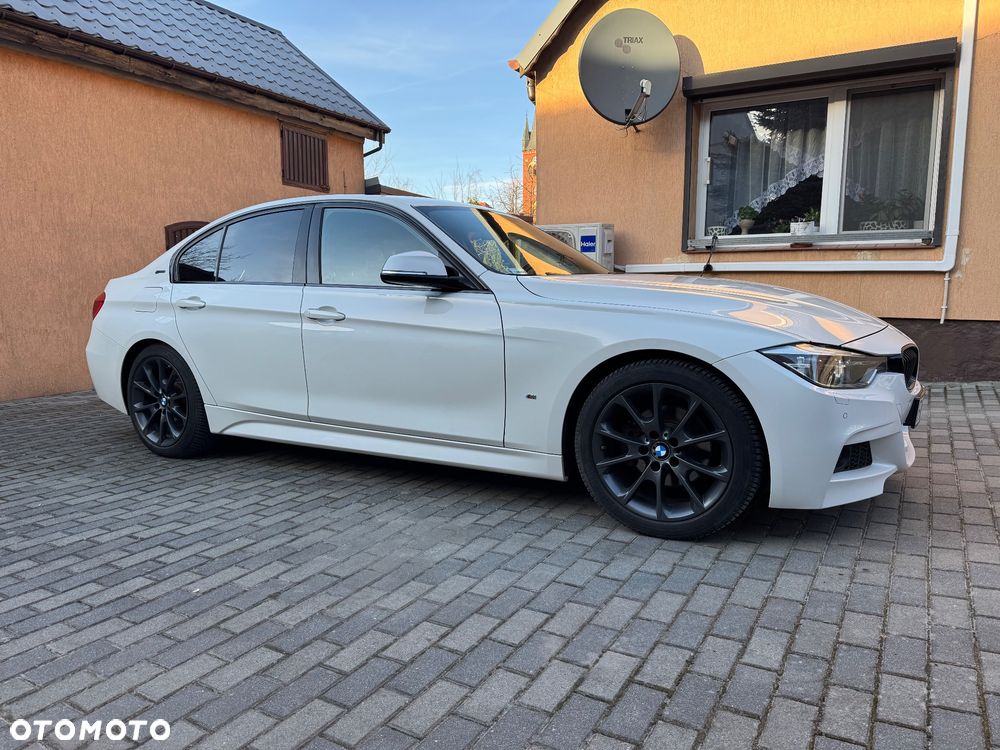 BMW Seria 3 330e iPerformance M Sport - 2