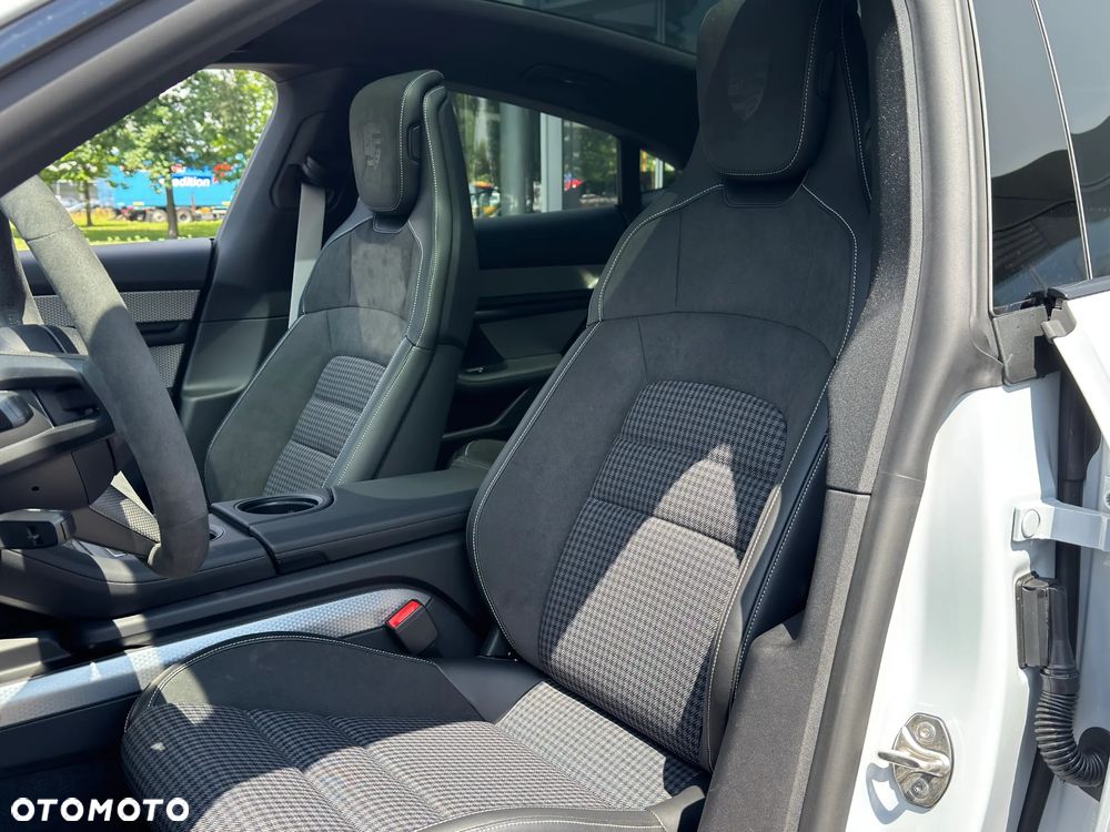Porsche Taycan 105kWh 4 - 12