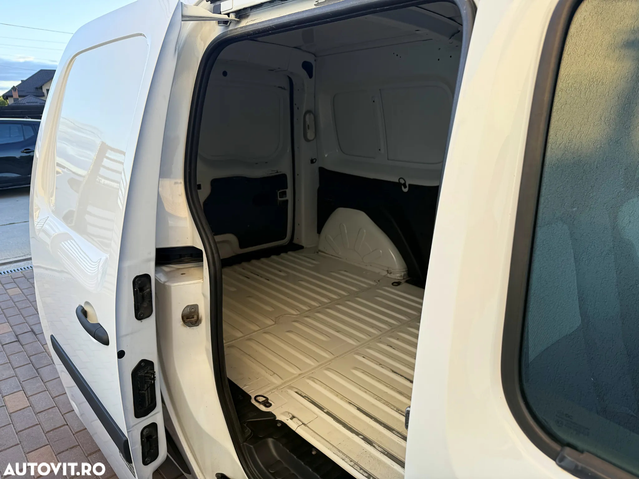 Renault Kangoo BLUE dCi 95 Intens - 14