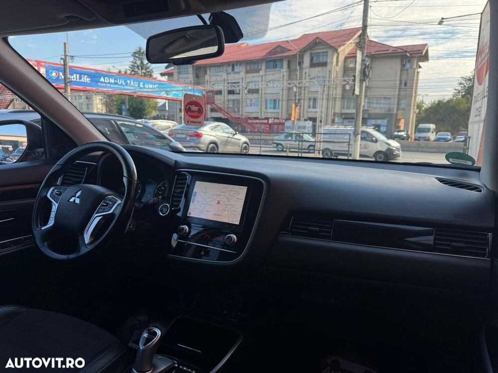 Mitsubishi Outlander - 6