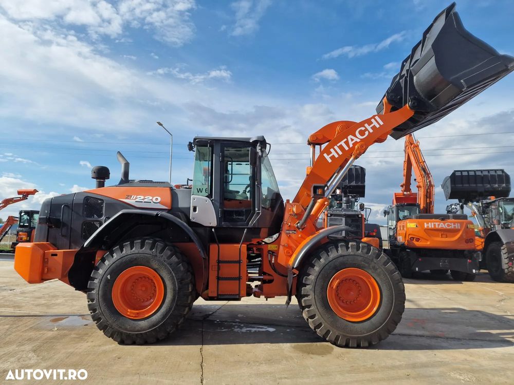 Hitachi ZW220-6, cupa 3,5mc, 2018, 10.546h, produs in JAPONIA, Anv 23,5R25 80% ok, Masa operationala 20 tone, camera luat vederi spate, consum mediu 10,5l/ora, Stare foarte buna, posibilitate leasing 3 ani, AC Climatronic, computer in PROMOTIE 53.900 EUR+Tva - 4