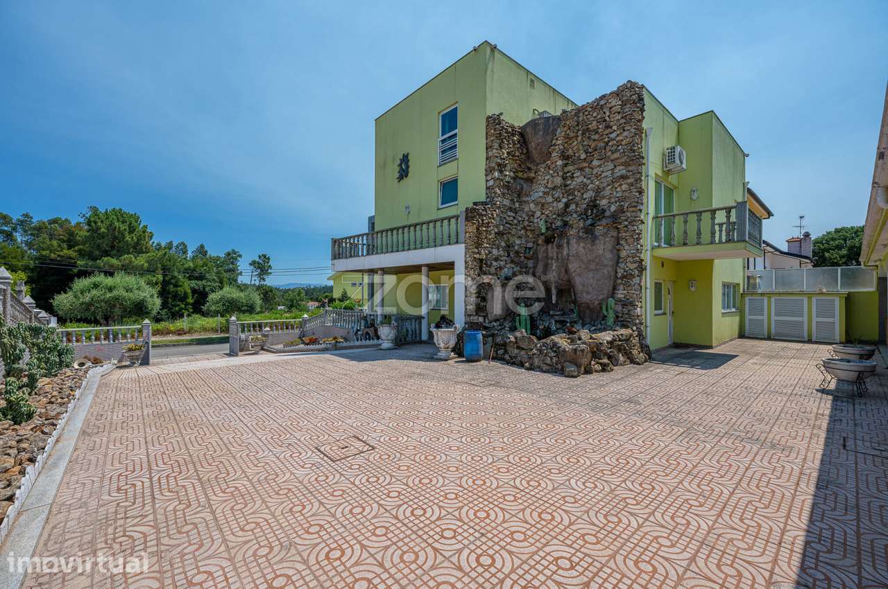 Moradia T3 com 3 Suítes e Terraço em Olival, Vila Nova de Gaia - Grande imagem: 4/29