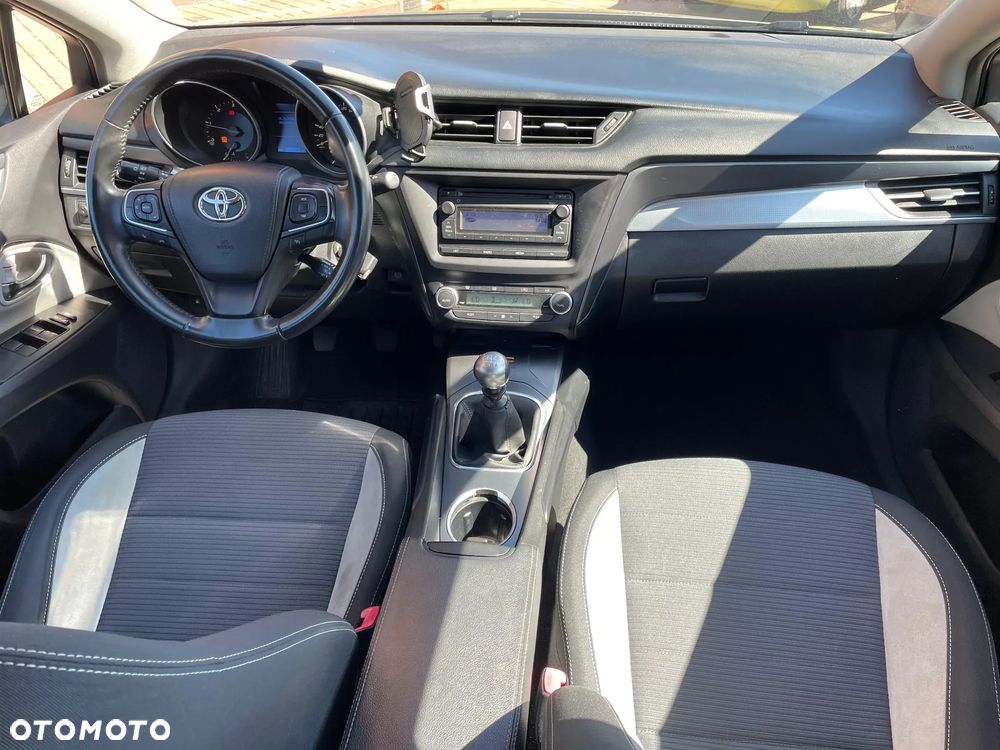 Toyota Avensis - 5