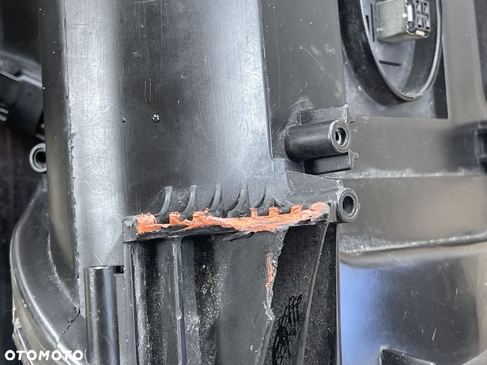 MINI COUNTRYMAN  R60 R61 LAMPA XENON  PRZÓD PRAWA PRZEDNIA CZARNA 9808250 - 9