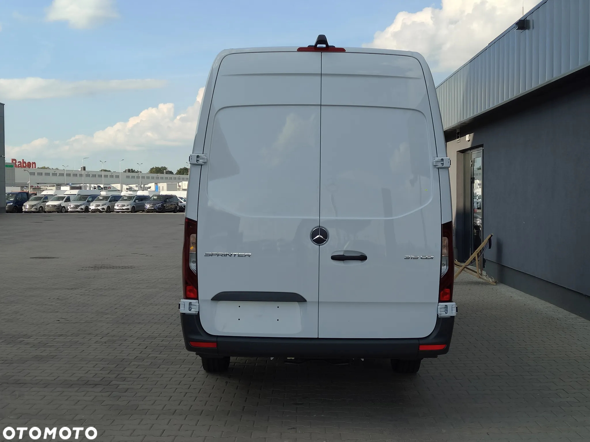 Mercedes-Benz Sprinter - 5