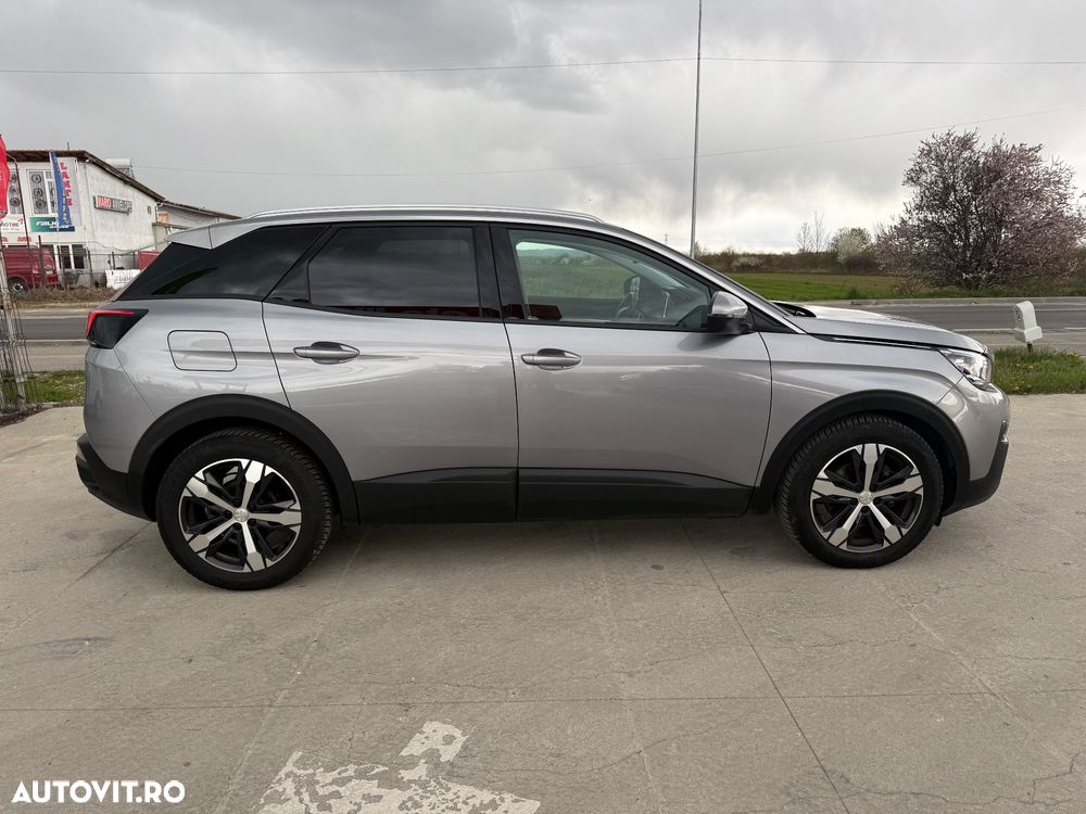 Peugeot 3008 1.2 PureTech Turbo S&S EAT6 Allure - 9