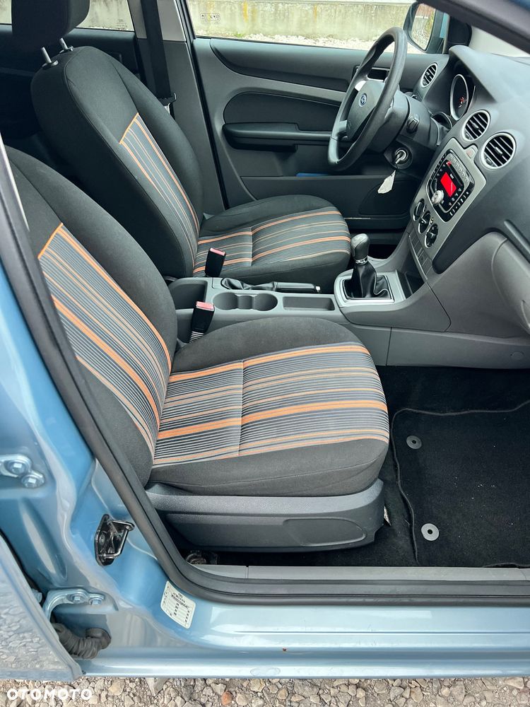 Ford Focus 1.6 16V Style - 16