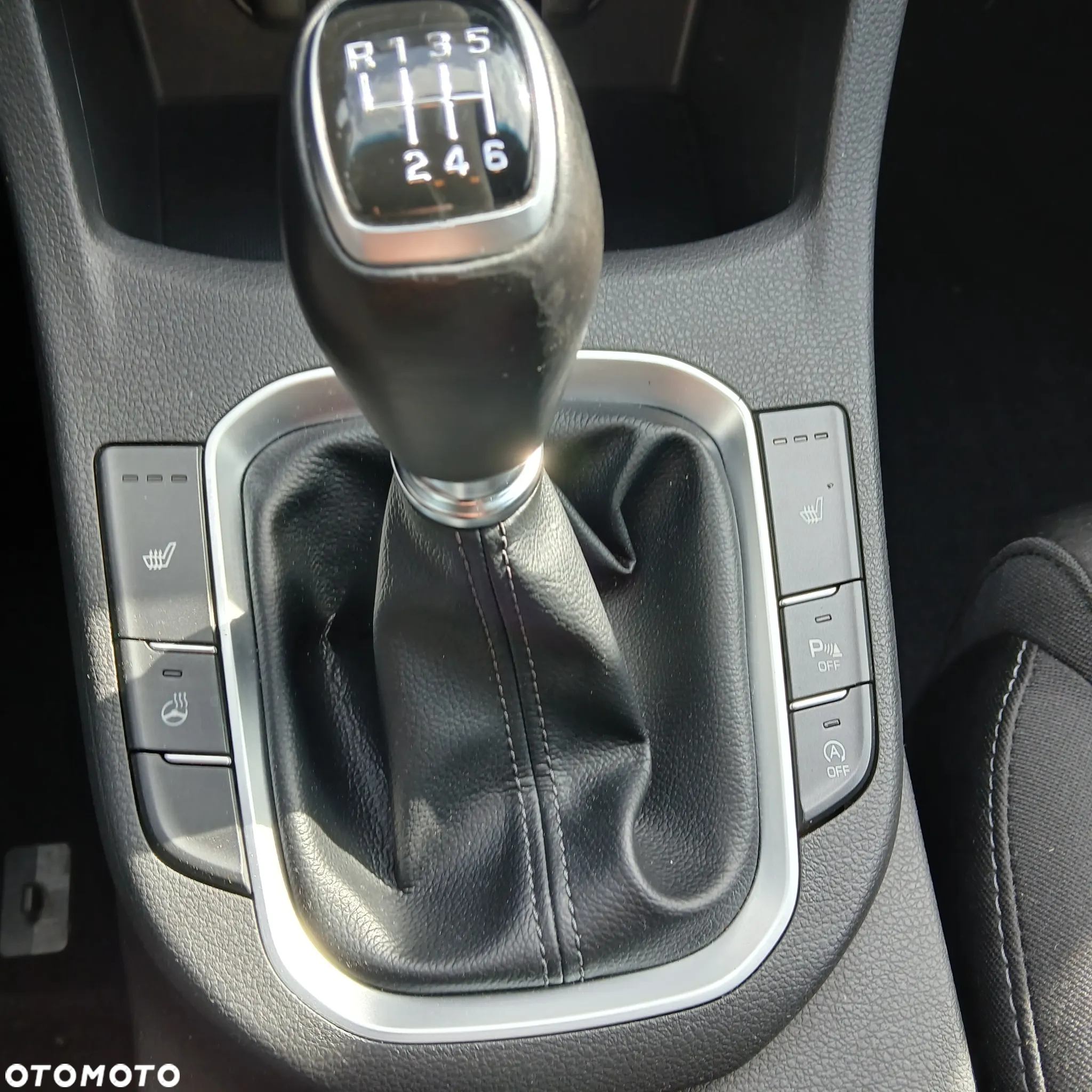 Hyundai i30 1.4 Premiere Comfort - 8