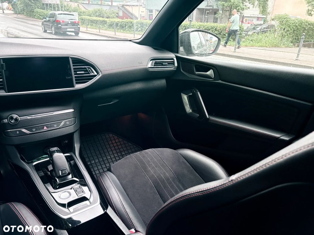 Peugeot 308 1.2 PureTech GPF GT Pack S&S EAT8 - 17