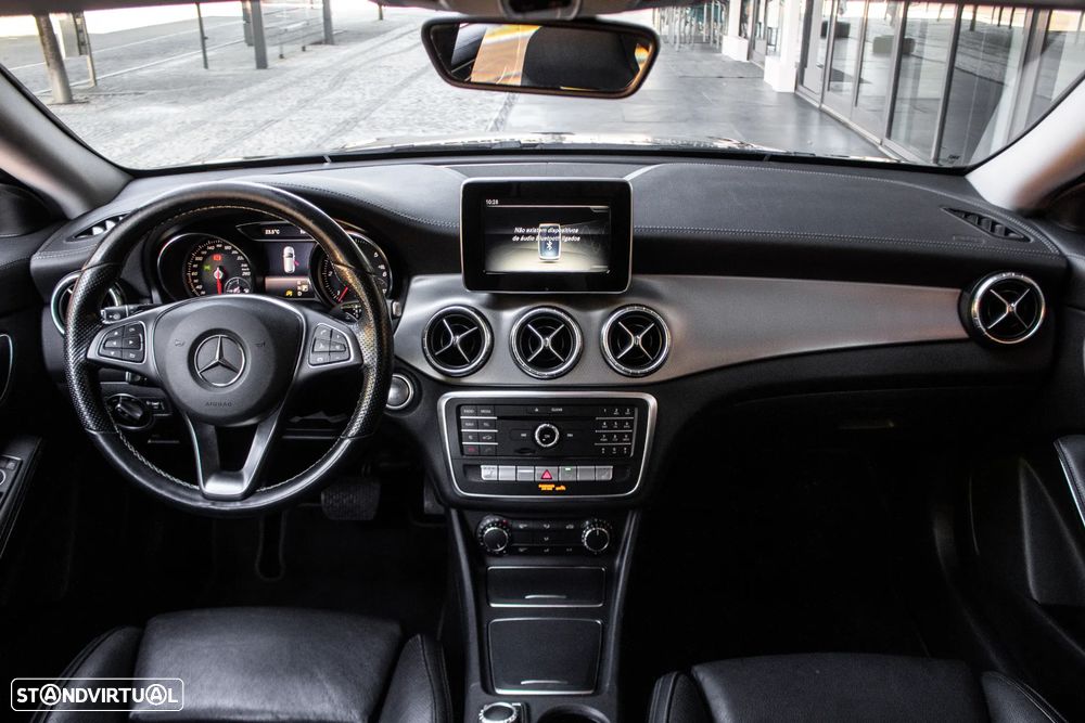 Mercedes-Benz CLA 200 d 4Matic 7G-DCT - 27