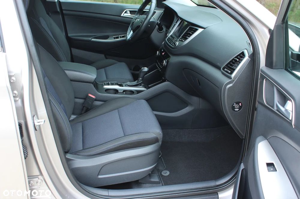 Hyundai Tucson blue 1.7 CRDi 2WD DCT Premium - 27