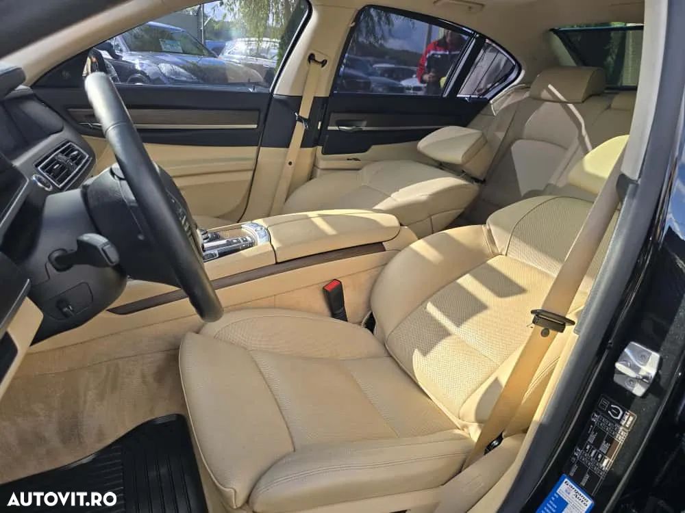 BMW Seria 7 730d Aut. - 9
