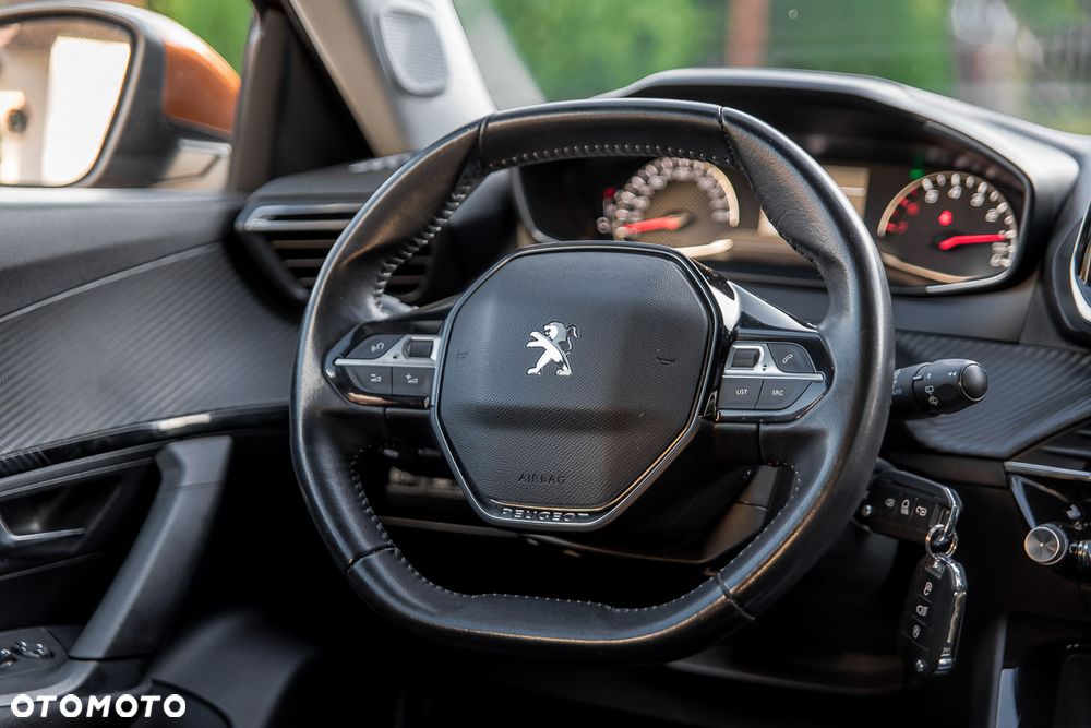 Peugeot 2008 1.2 PureTech Allure Pack S&S - 17