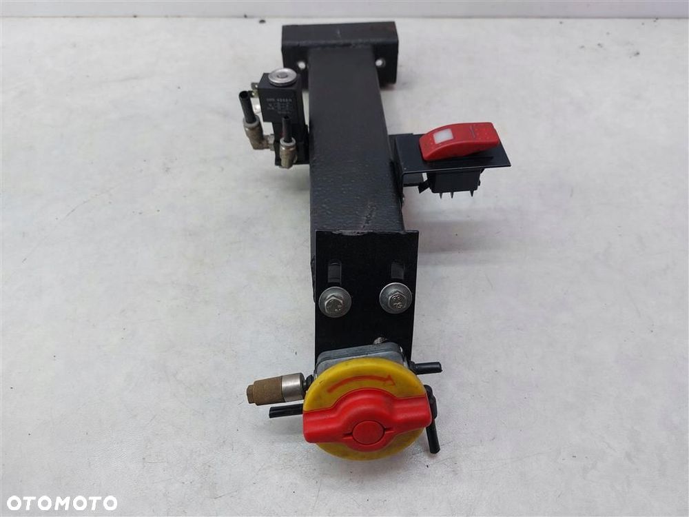 Zawór awaryjnego otwierania drzwi Solaris Urbino 12 833640205 - 1