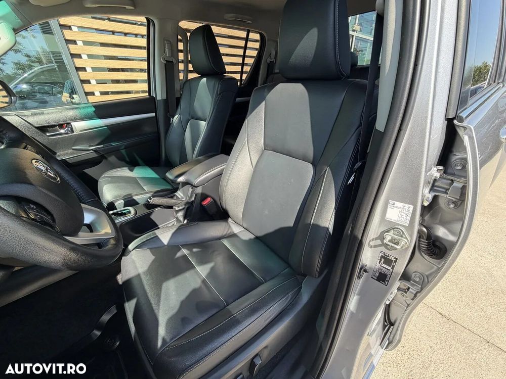 Toyota Hilux 2.4D 150CP 4x4 Double Cab AT Executive - 17