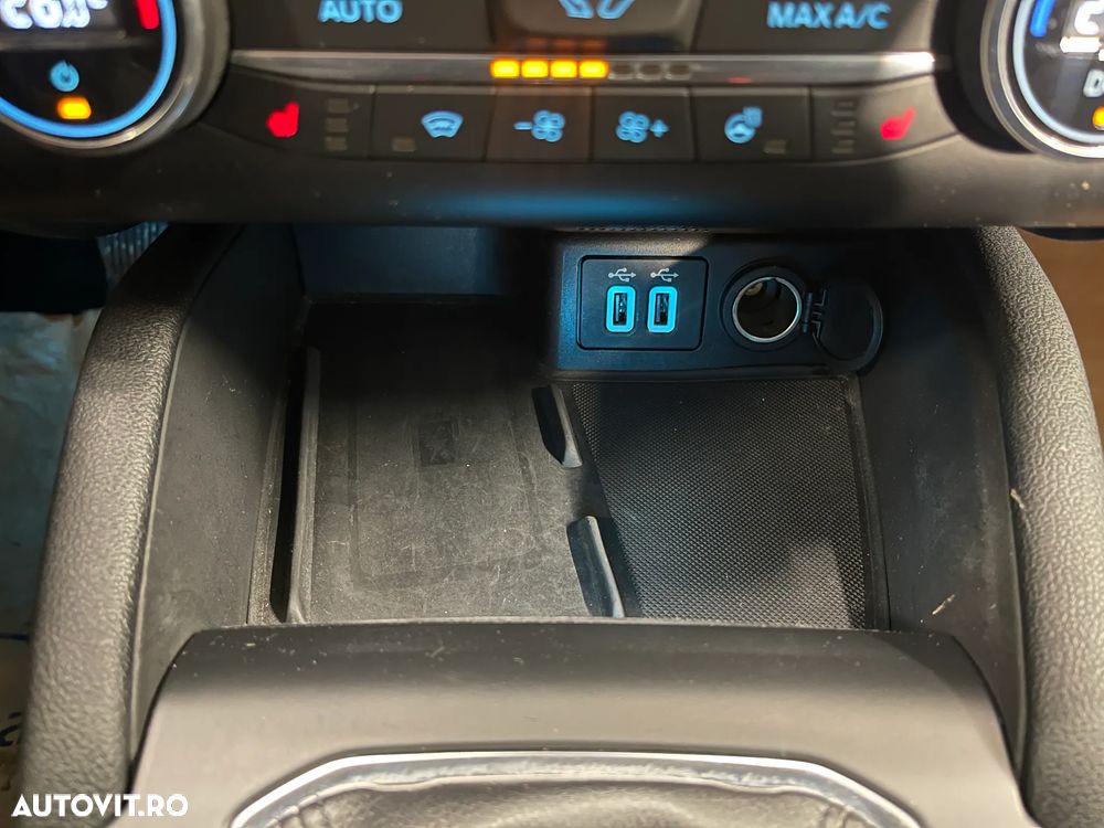 Ford Focus 1.0 EcoBoost MHEV Titanium - 24