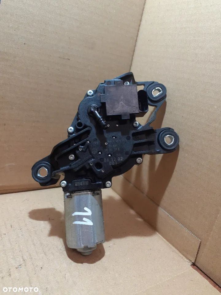 SILNICZEK WYCIERACZKI TYŁ VW GOLF V PLUS nr 5M0955711B / 0390201809 - 1