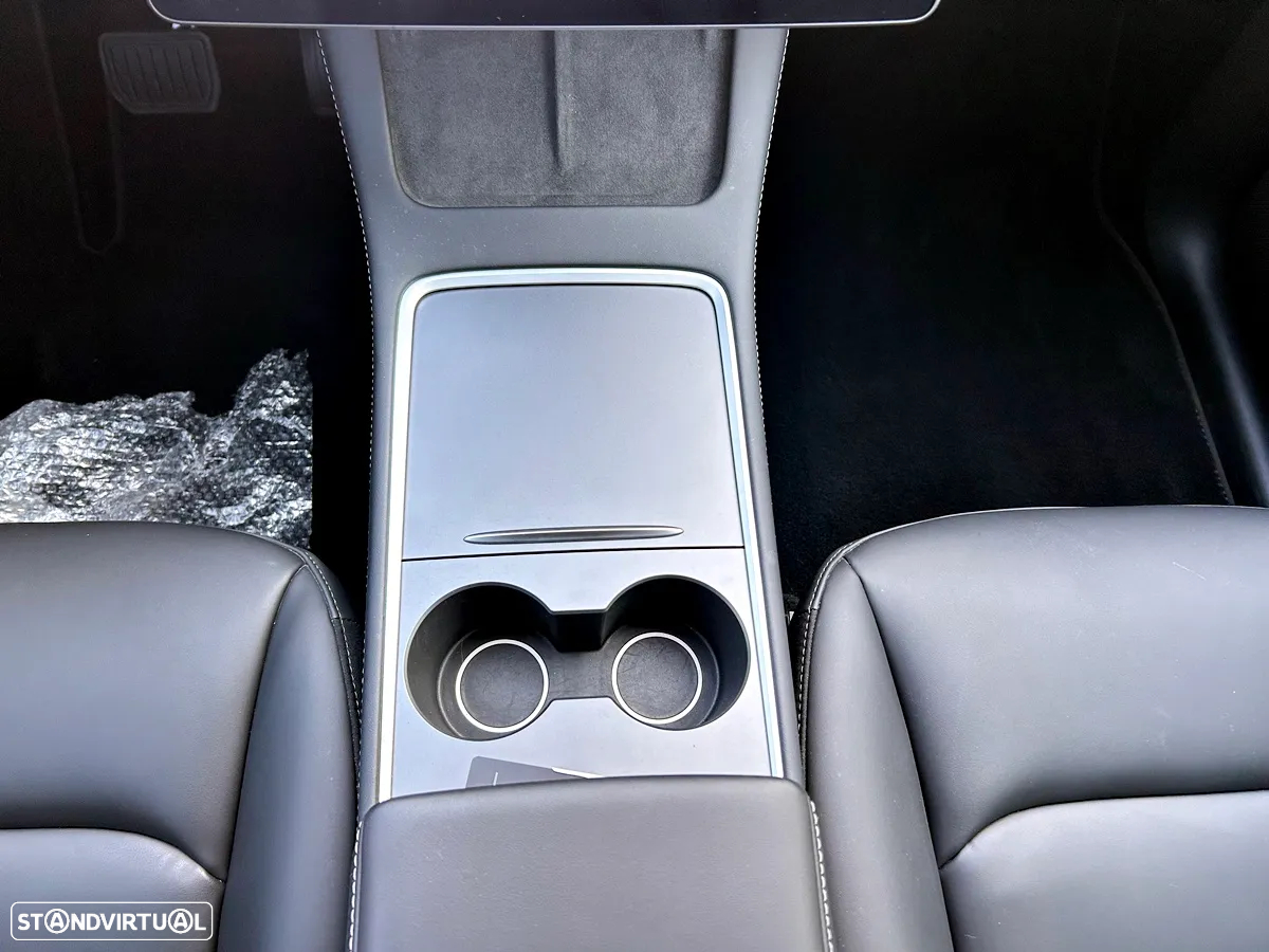 Tesla Model Y Long Range Dual Motor AWD - 12
