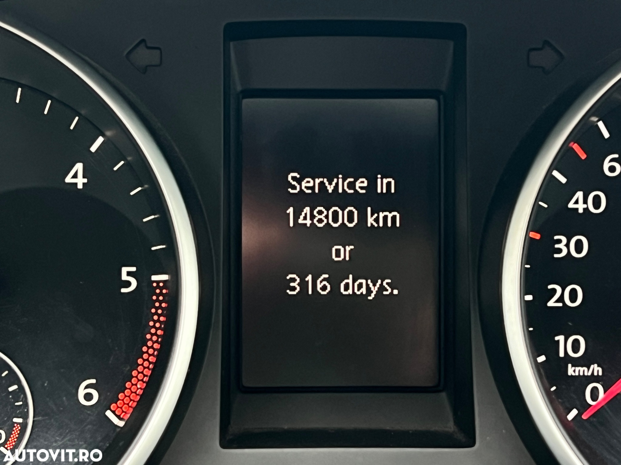Volkswagen Golf 2.0 TDI BlueMotion Technology Highline - 39