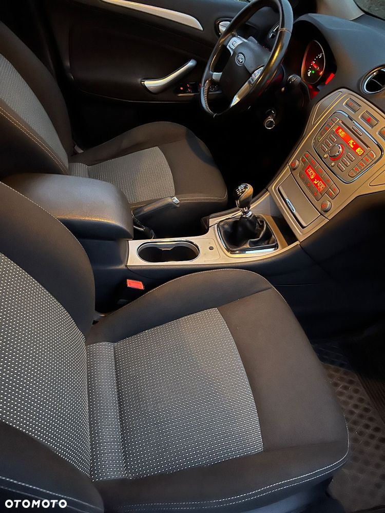 Ford Mondeo 1.8 TDCi Trend - 21