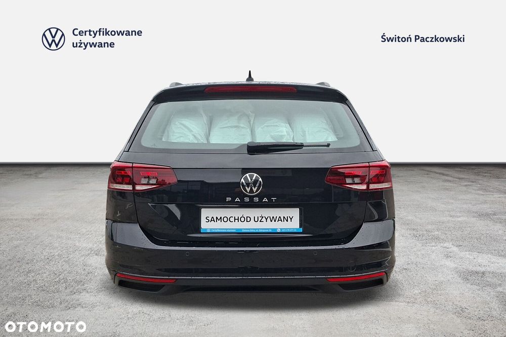 Volkswagen Passat - 4