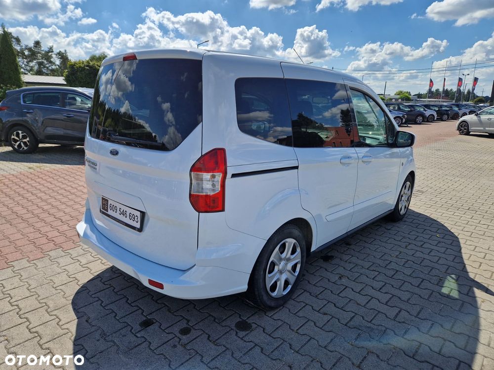 Ford Tourneo Courier 1.5 TDCi Trend - 10