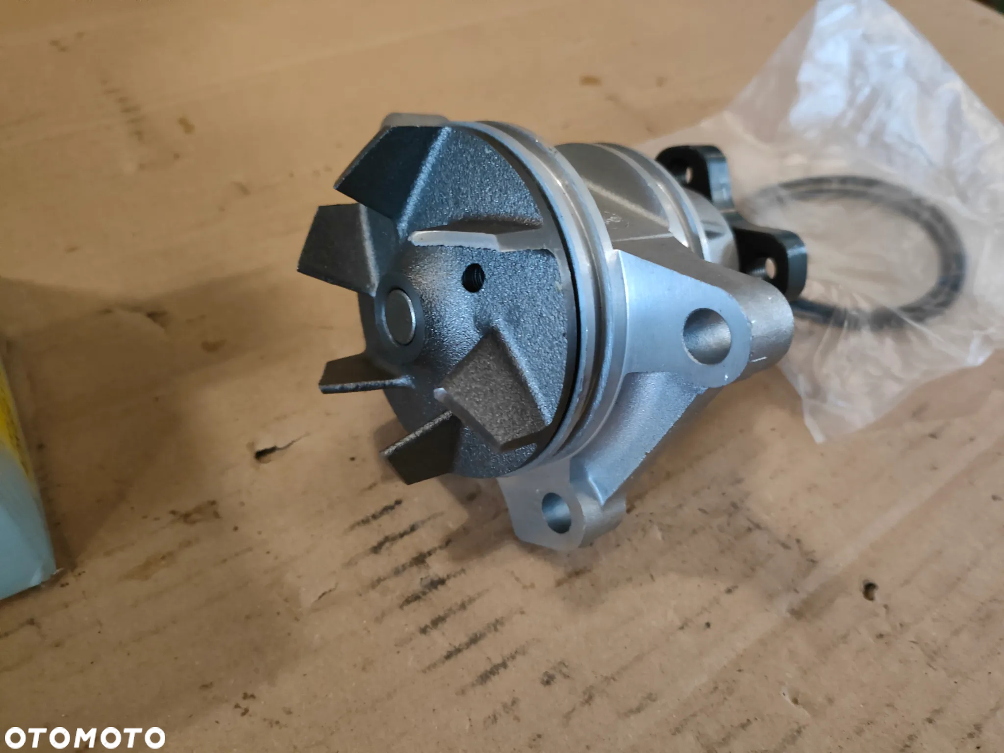 SUZUKI GRAND VITARA 2.7 B POMPA WODY ADK89110 - 4