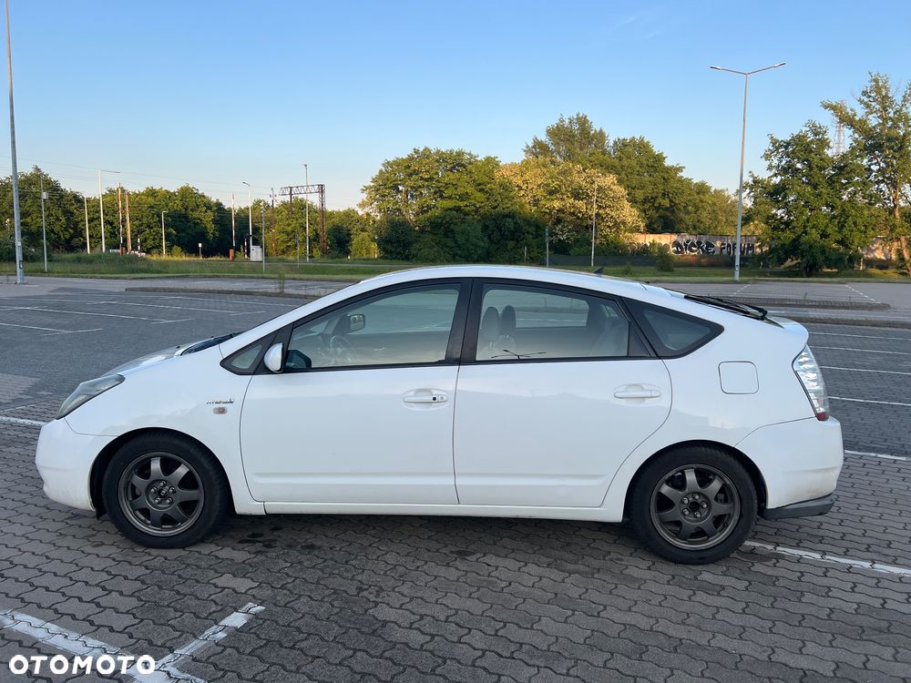 Toyota Prius 1.5 VVT-i Sol - 4