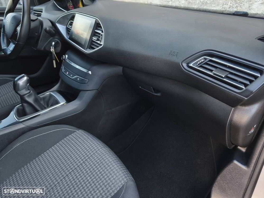 Peugeot 308 1.6 BlueHDi Style - 19