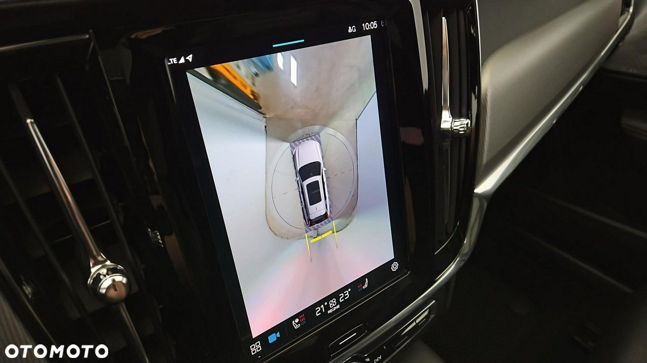 Volvo V90 T8 AWD Plug-In Hybrid R-Design - 21