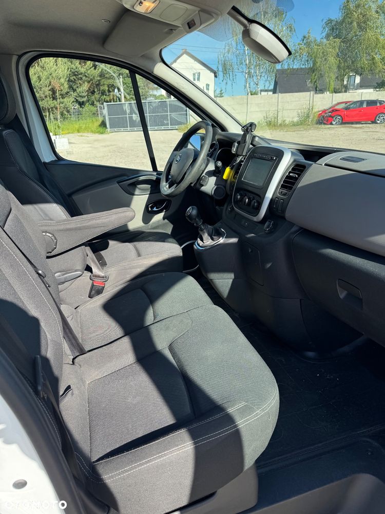 Nissan NV 300 - 15