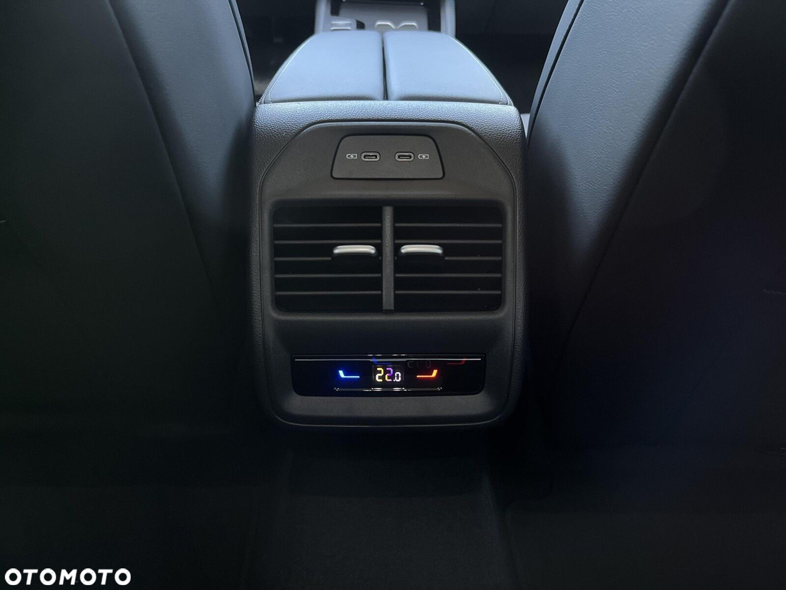Volkswagen Passat 2.0 TDI SCR Elegance DSG - 22